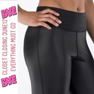 BRAND NEW REEBOK SHINE LEGGINGS